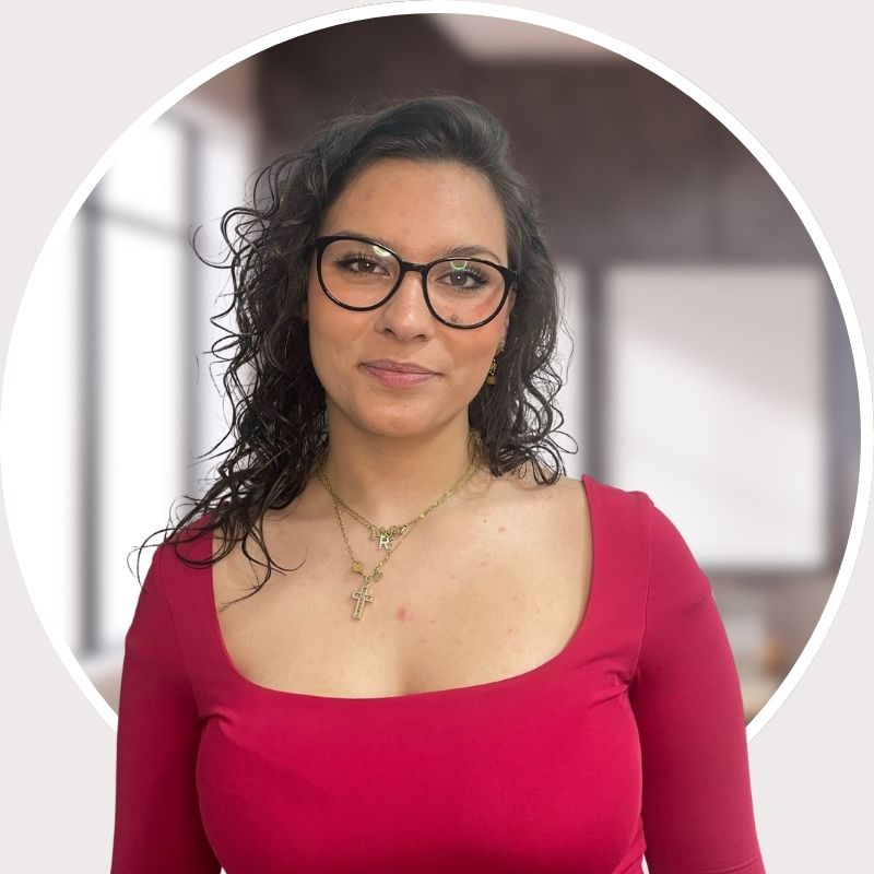 Sara Costas, profesora de inglés y alemán en Elite Formación, antigua alumna convertida en docente en Esparreguera