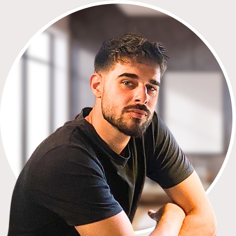 Abel Ferrer, profesor de inglés y español bilingüe con 10 años de experiencia en Elite Formación Esparreguera